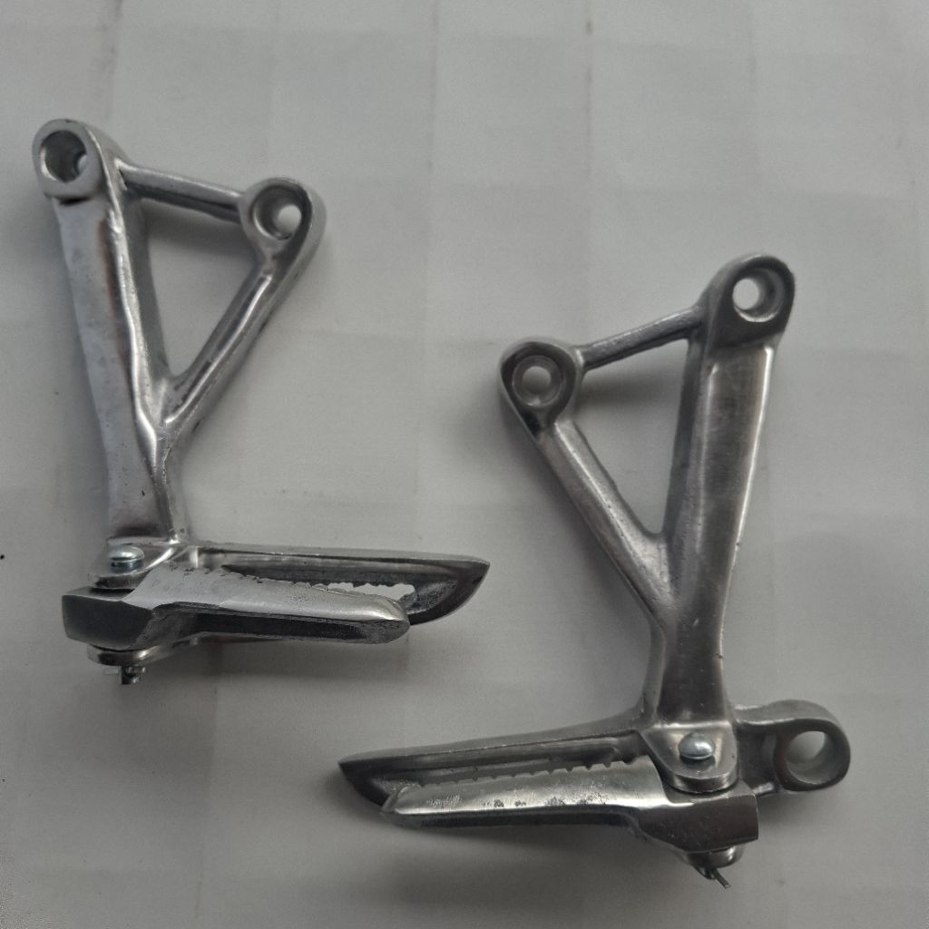FOOSTEP BELAKANG CB150R STEP BELAKANG CB150R POSTEP CB150R SATU SET