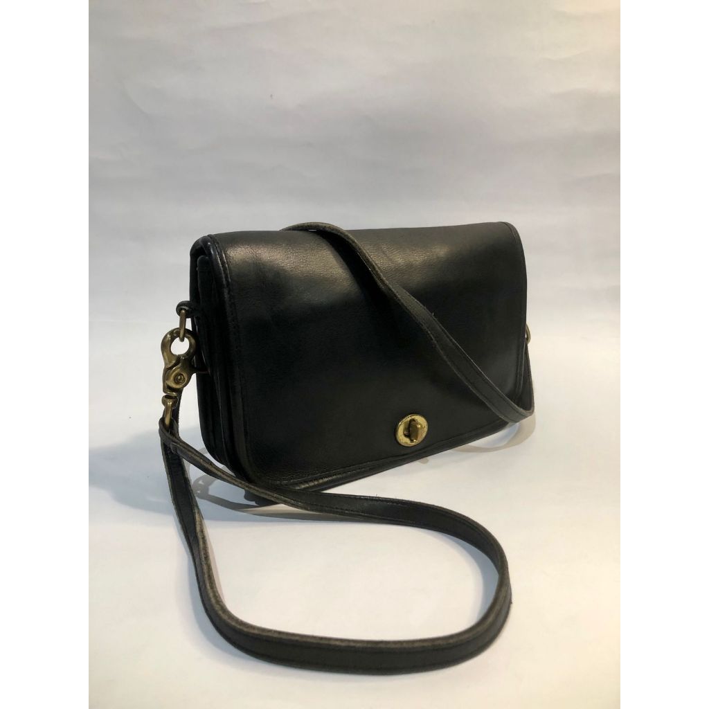 Vintage Coach Black Leather Pocket Purse Crossbody Turnlock Hitam – Made in USA Kulit Tunggal Kultun