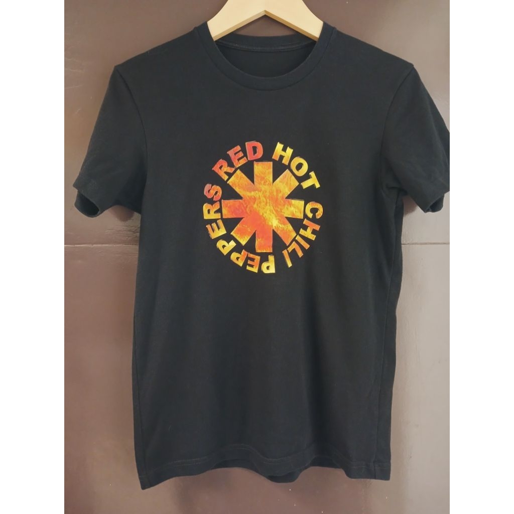 kaos RhcP Uniqlo size Kecil