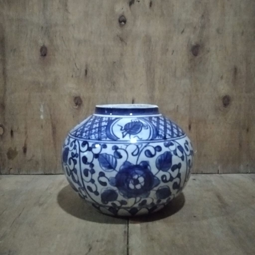 pajangan meja vas bunga guci keramik white and blue jadul antik vintage lawas kuno