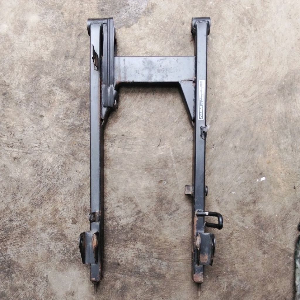 SWING ARM/CAPIT UDANG ORIGINAL HONDA SUPRA X 125 FI SET NO KROPOS SESUAI GAMBAR