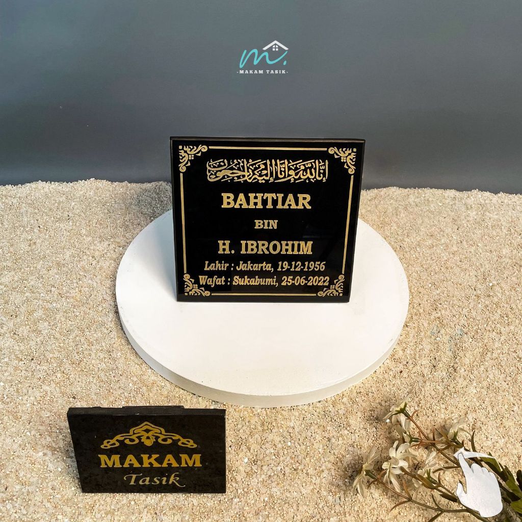 MAKAM TASIK - LEMPENGAN KOTAK PAPAN NAMA BATU NISAN 20X20 FULL KERAMIK
