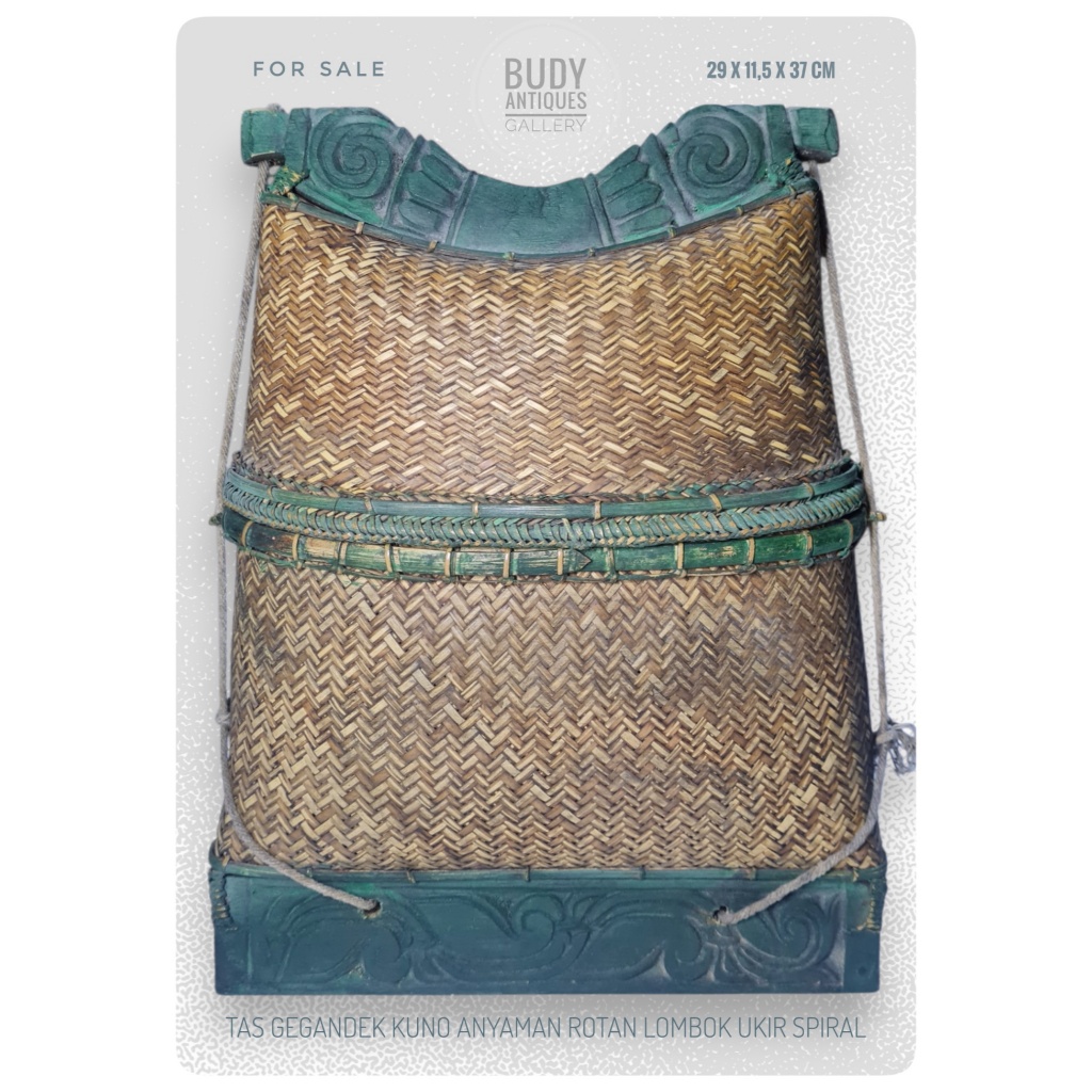 Tas Gegandek Kuno Anyaman Rotan Lombok Ukir Spiral