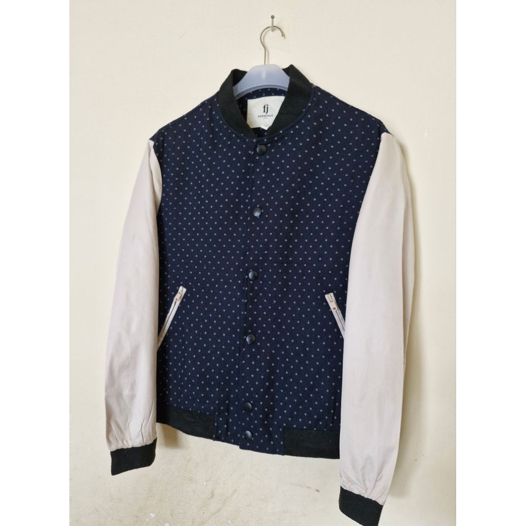 Jaket Varsity/ Bombers Fairwhale jeans