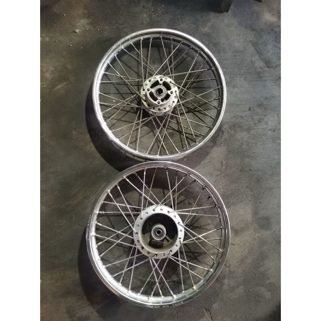 Velg jari jari Komplit revo absolute revo FI blade Blade New supra125 helm in Supra 125 FI