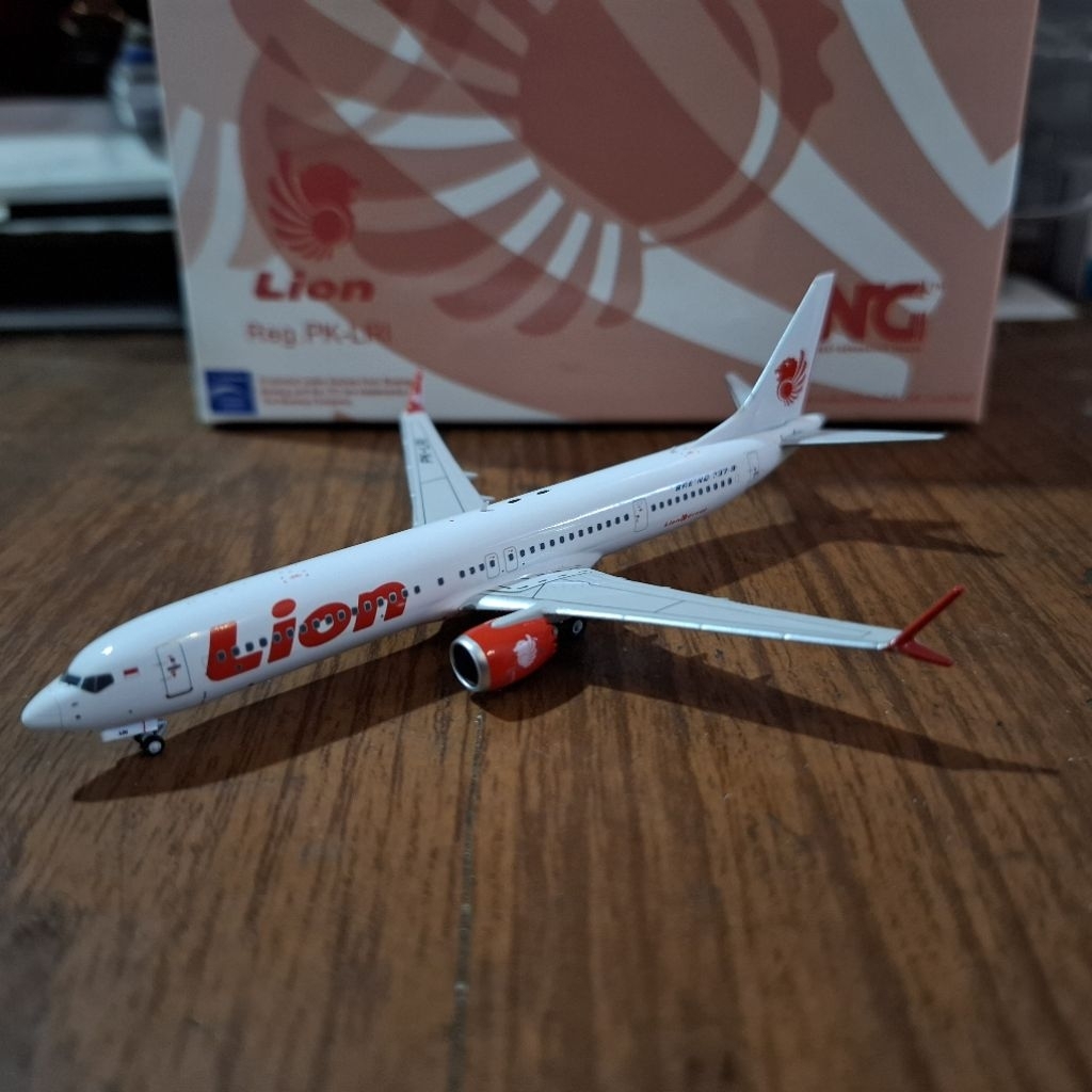diecast pesawat NG Models Boeing B737-9 MAX Lion Air 1:400