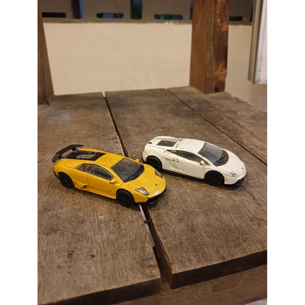 1 Set RMZ Lamborghini 1/64 (Bekas)