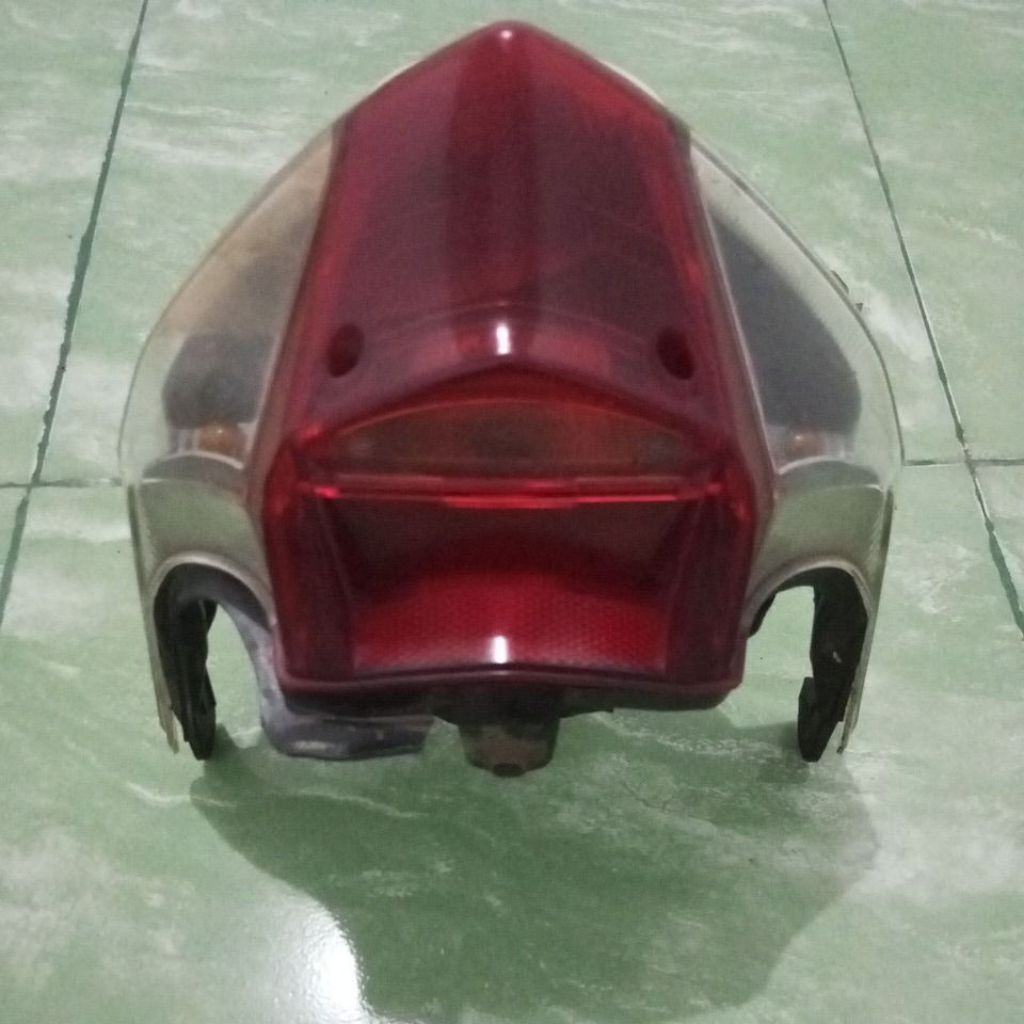 lampu belakang beat karbu
