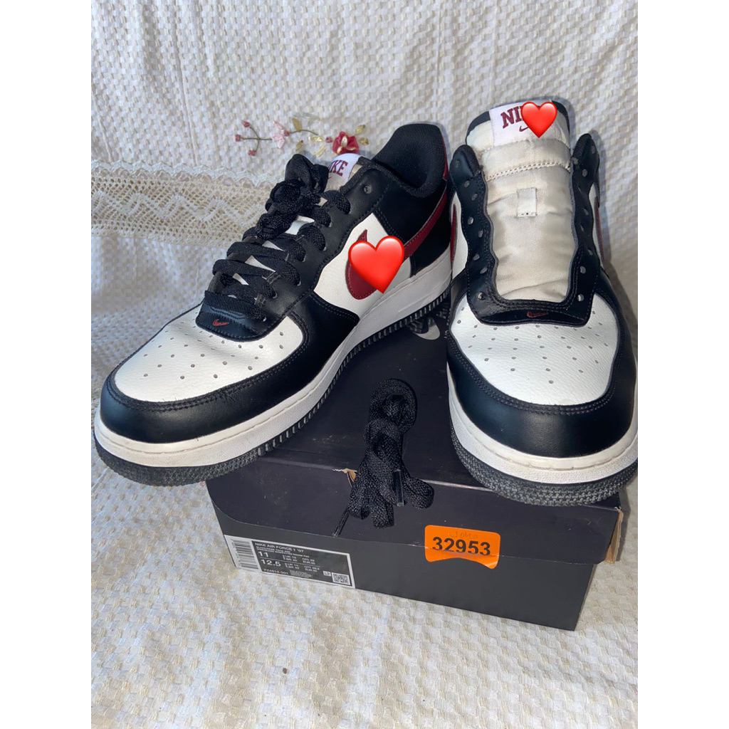 NIKE AIR FORCE 1 ‘07 BLACK/ DARK TEAM RED