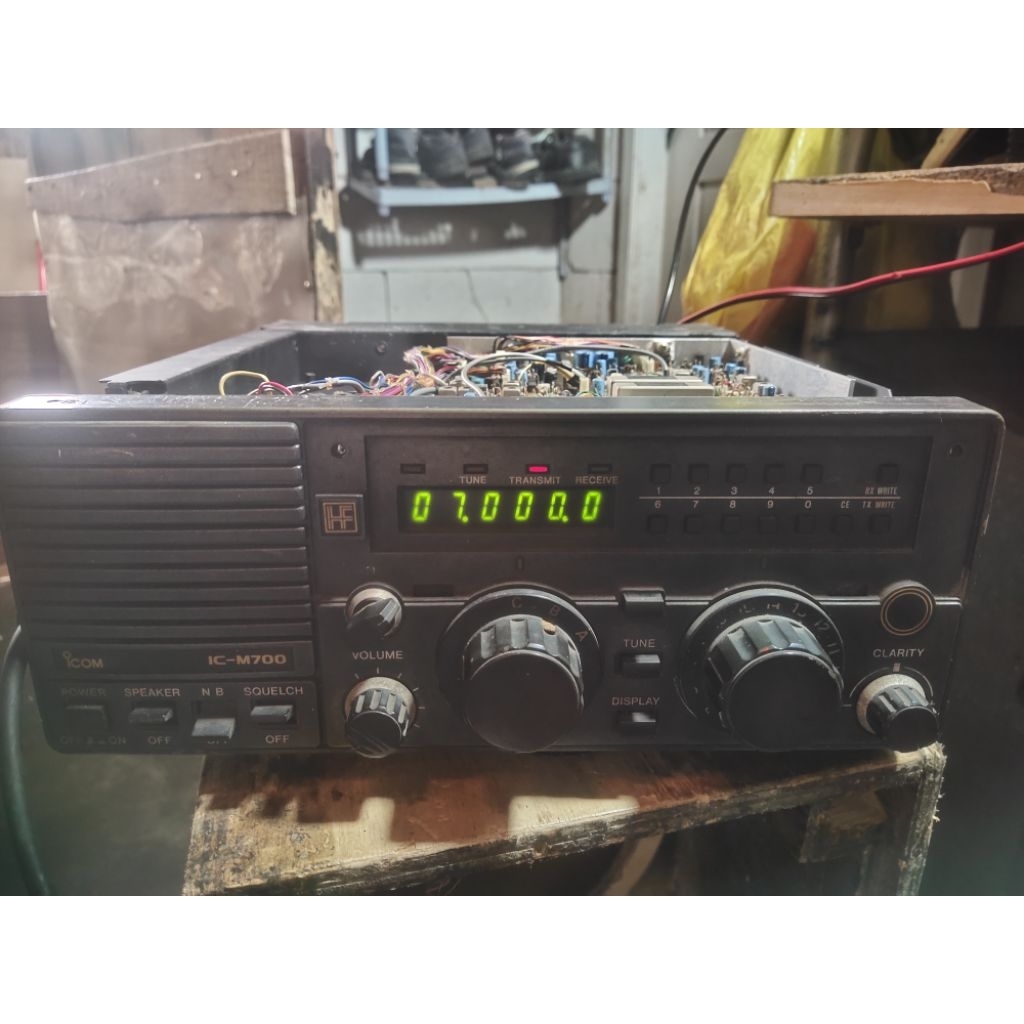 HF TRANSCEIVER IC M700 MARINE HF SSB ICOM IC-M700 GUNDUL