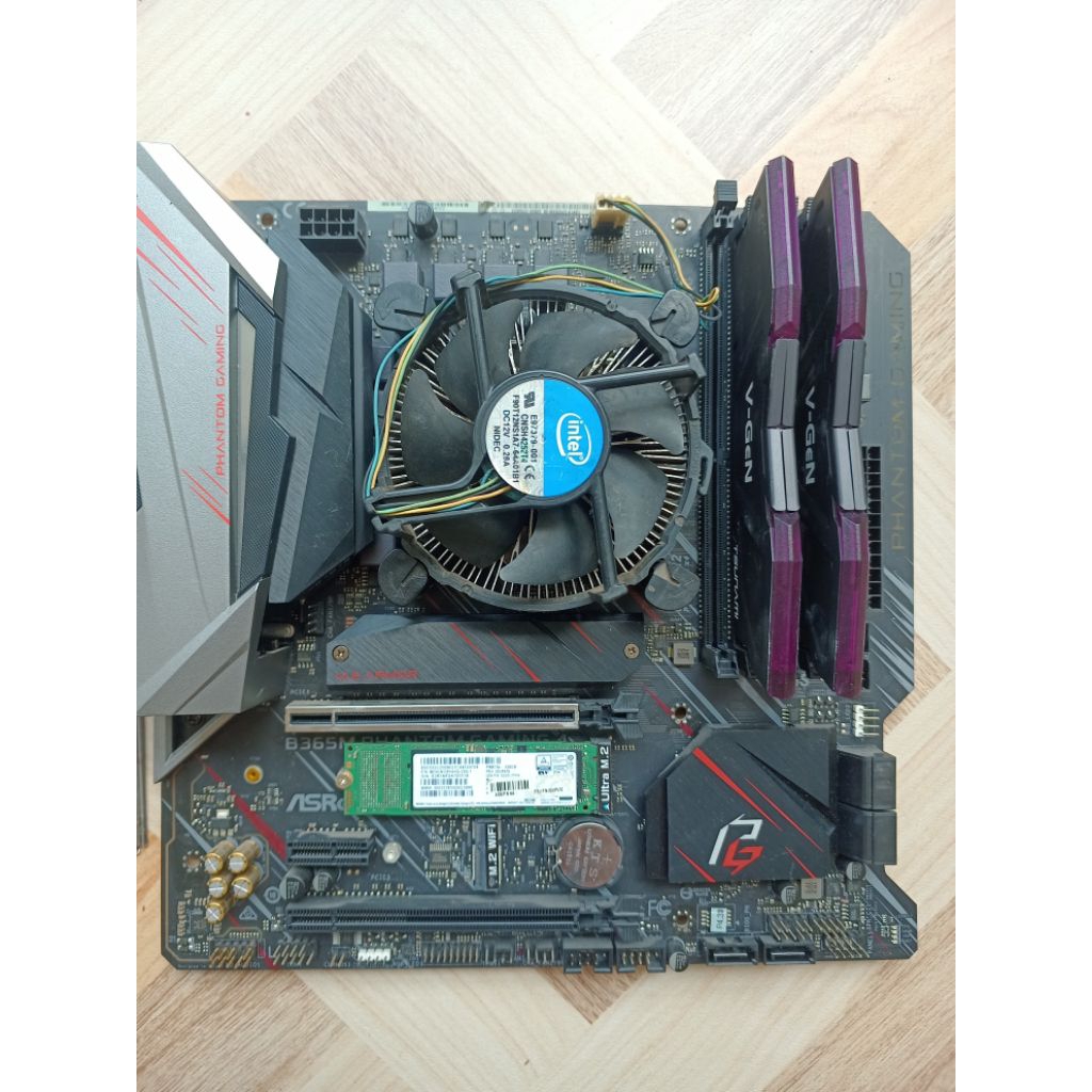 Asrock B365 Phantom Gaming 4 + Pentium Gold G5420 + HSF Intel