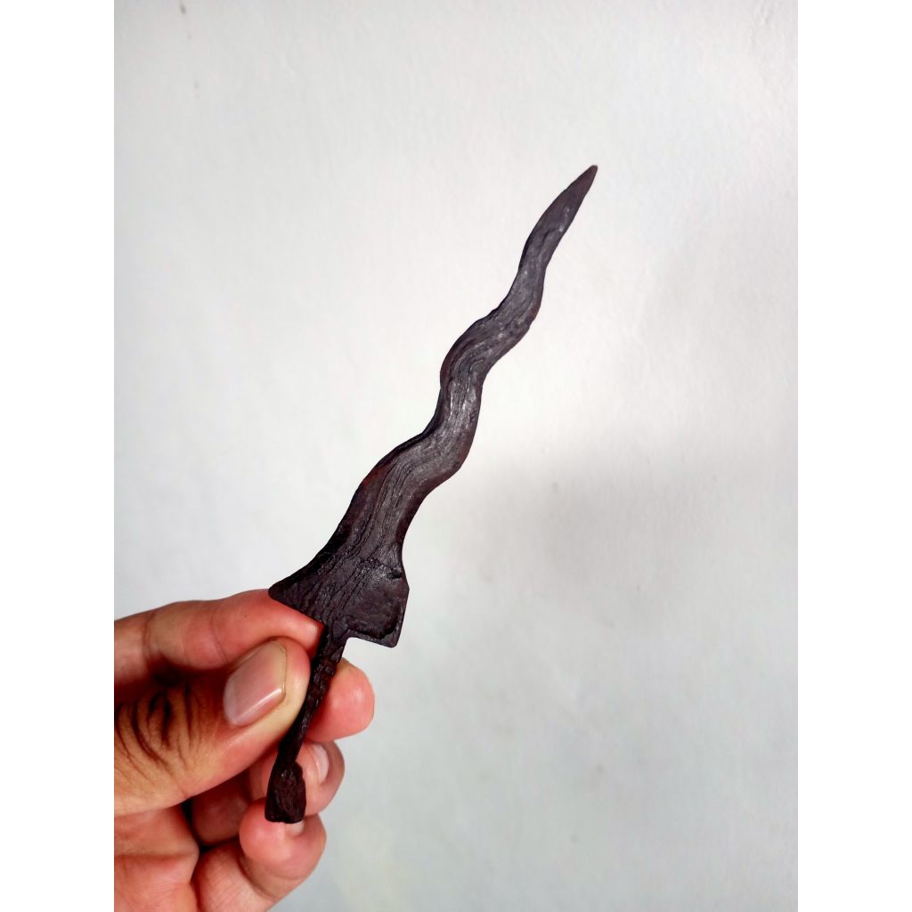 keris sajen Luk 5 sepuh lokasi ndusun