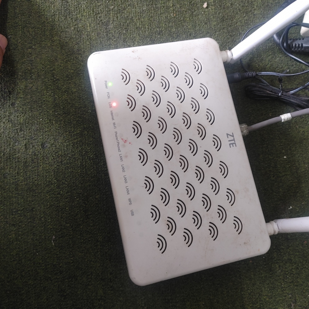GPON ONT ZTE ZXHN F660 port biru Eror restart terus