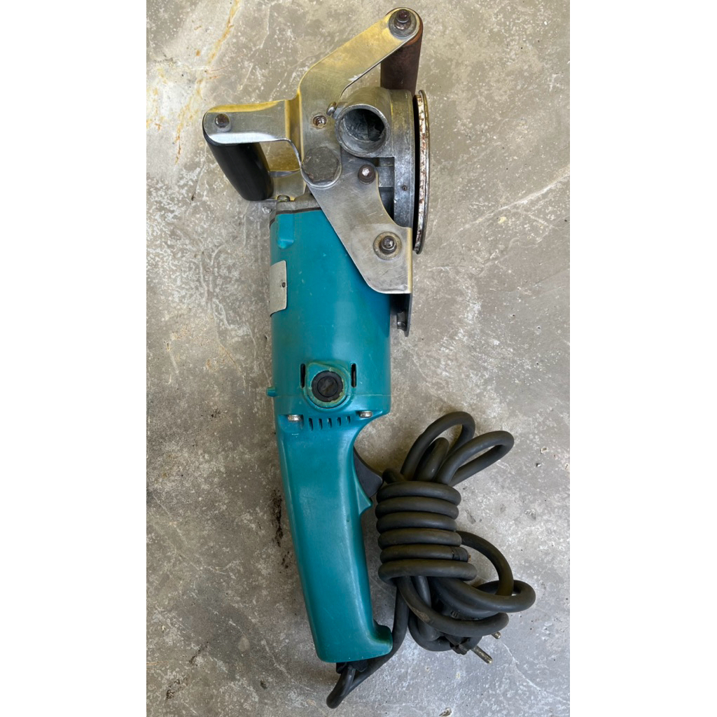 Mesin Poles Marmer Makita