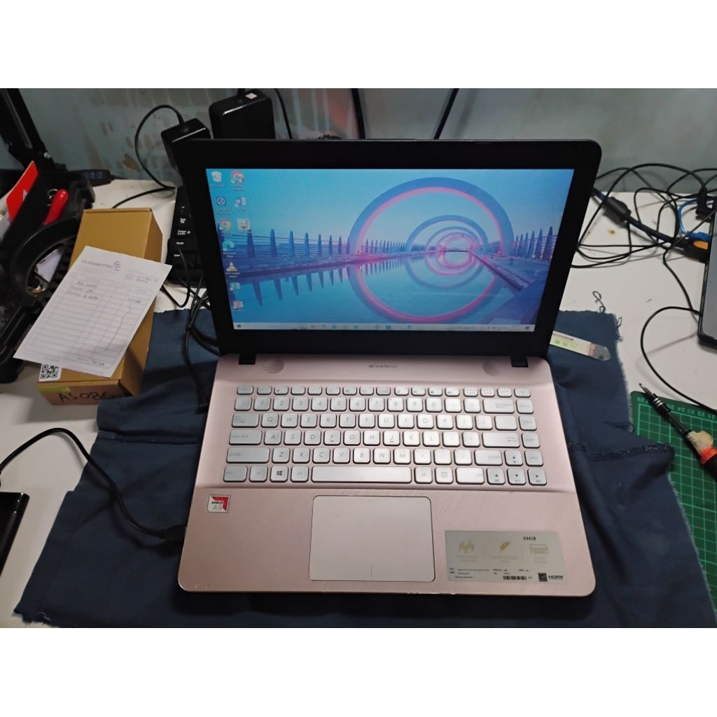 Asus X441B AMD A9 4/256 + 1TB