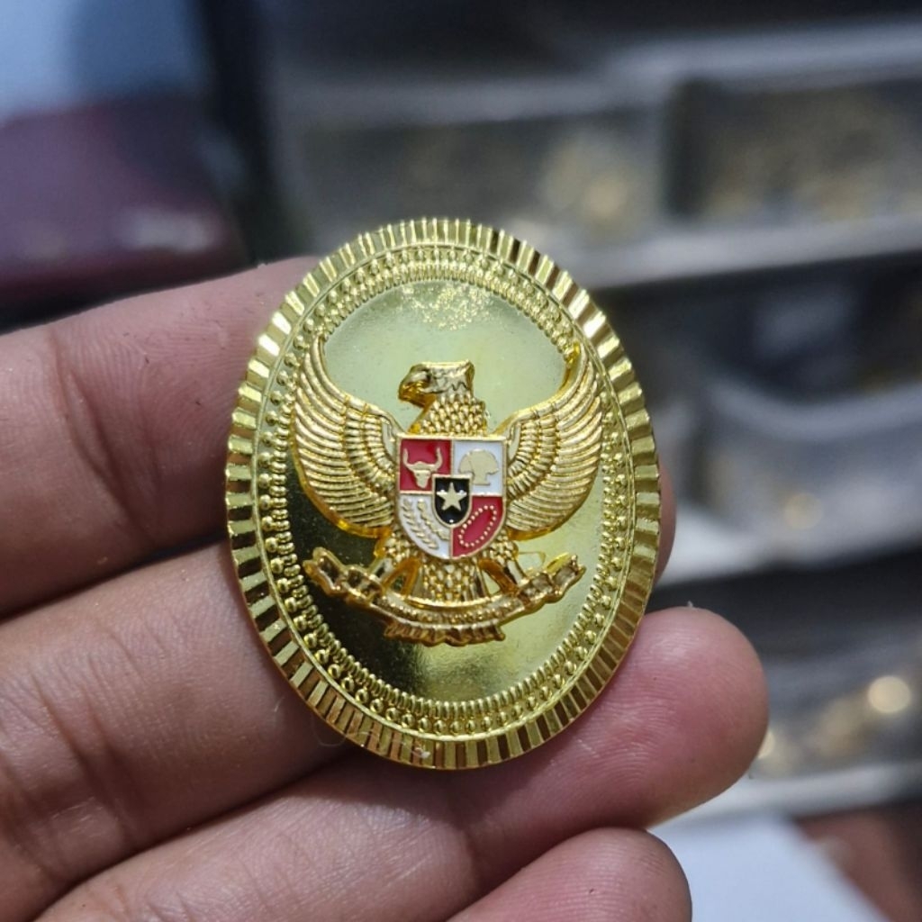 PIN GARUDA MODEL OVAL LUXURY