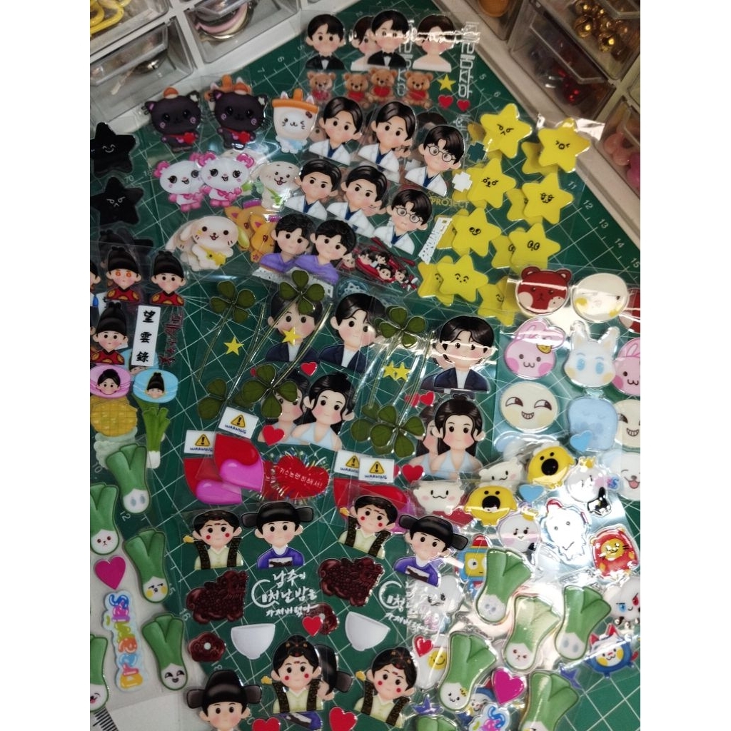 (READY) STIKER UV ALL VARIANT DRAKOR DAN KPOP