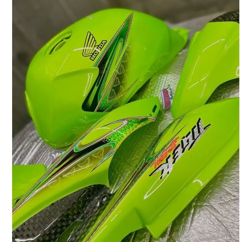 Cat costum warna stabilo/hijau muda/ bahan PU Cat motor/mobil cat otomotif