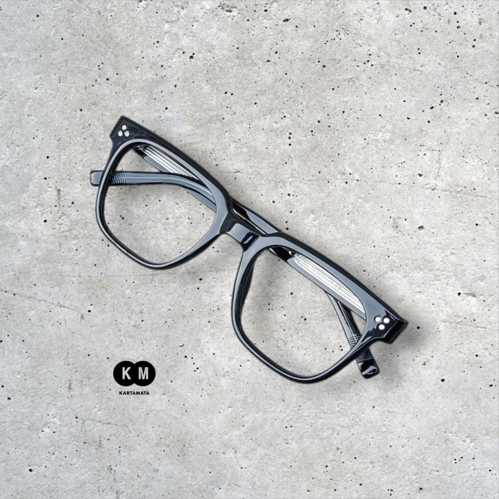 Kacamata kotak fashion pria