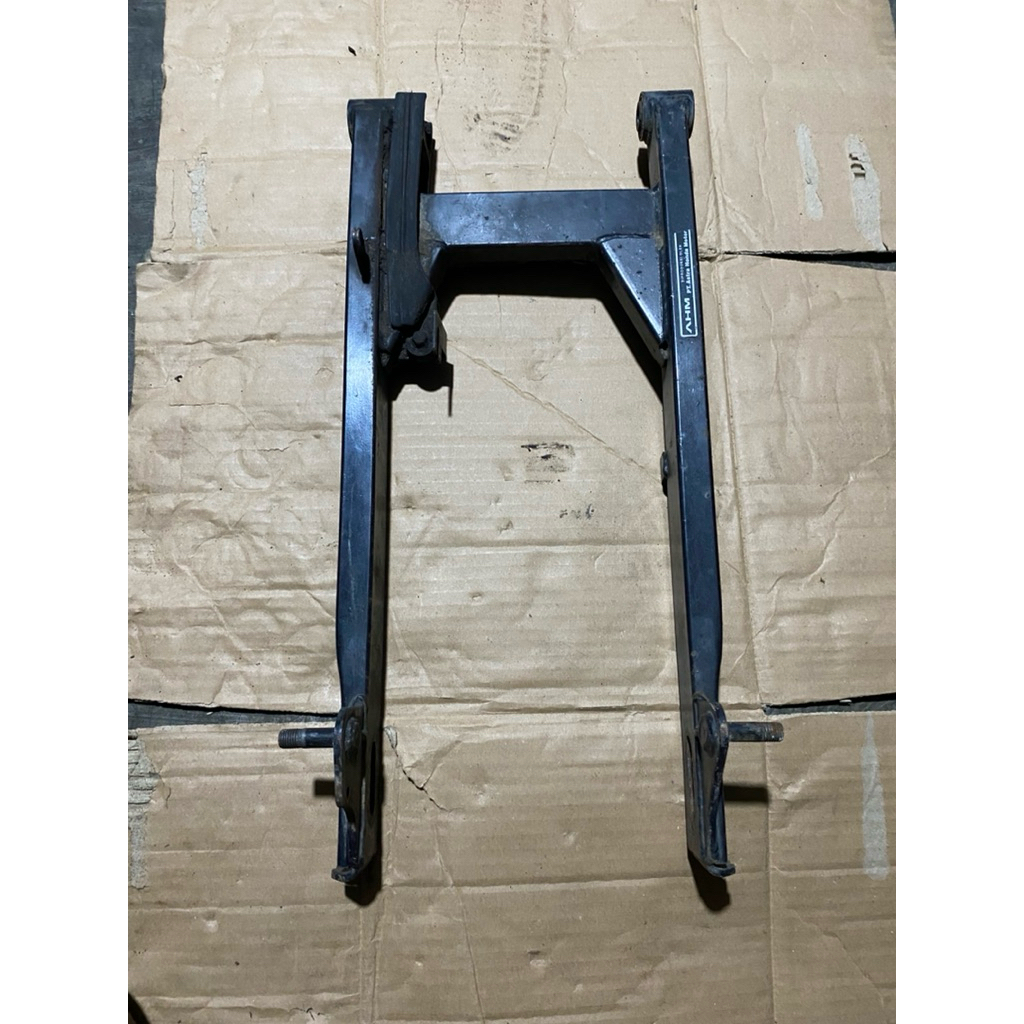 Swing arm lengan ayun supra x 125 tromol non dd original lepasan copotan motor