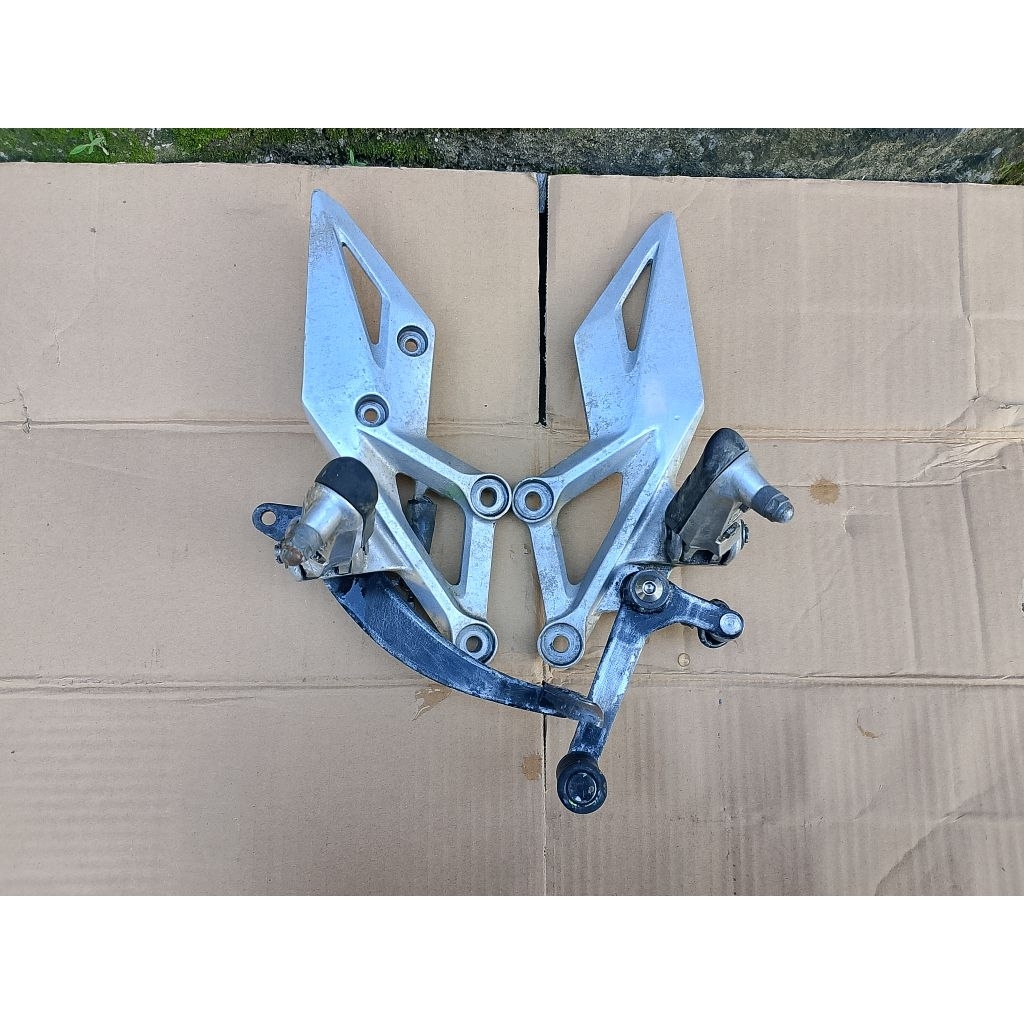 footstep depan cbr150 LED original