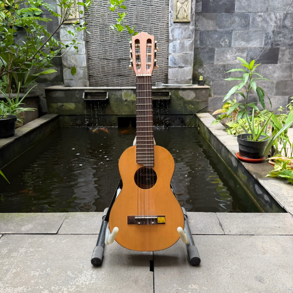 YAMAHA Guitar GL1 (Guitalele)