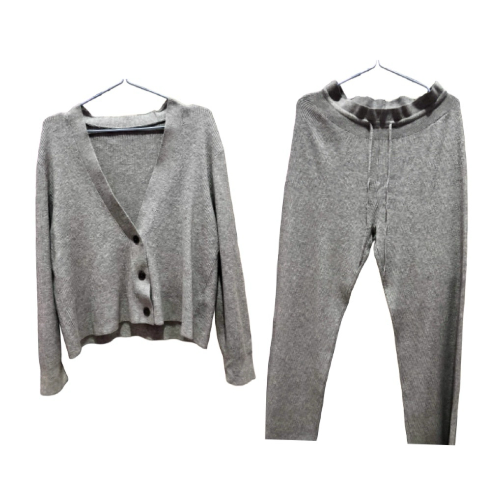 Preloved one set cardigan uniqlo grey original