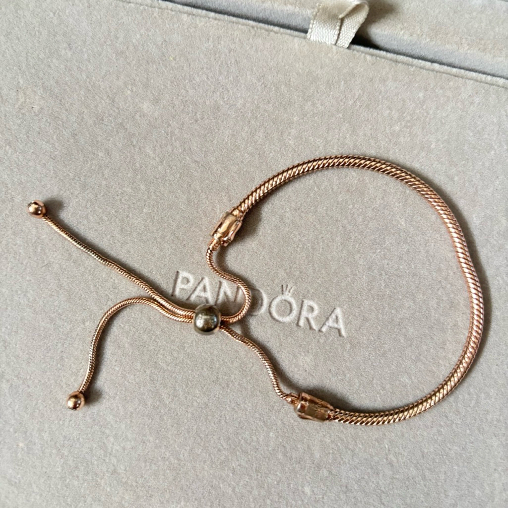 gelang Pandora Moments Snake Chain rose gold serut Slider Bracelet in a 14k rose gold plated finish 