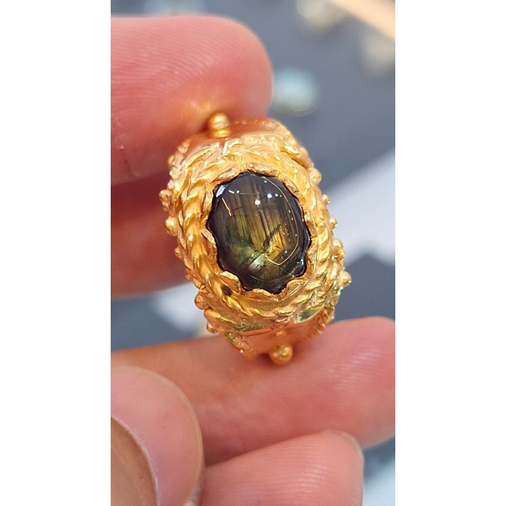 Bangsing kresnadana golden star sapphire