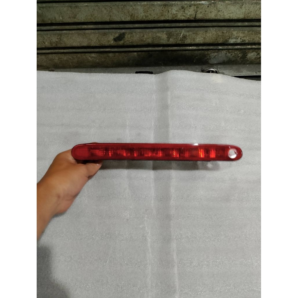 lampu spoiler /bagasi atas Suzuki Ertiga original copotan