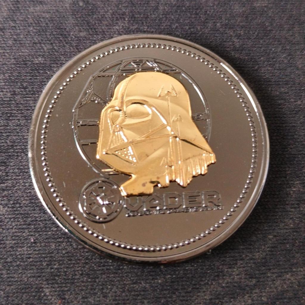 Koin Star Wars Darth Vader Black and Gold No. 38 Alfamart Medallion Limited Edition