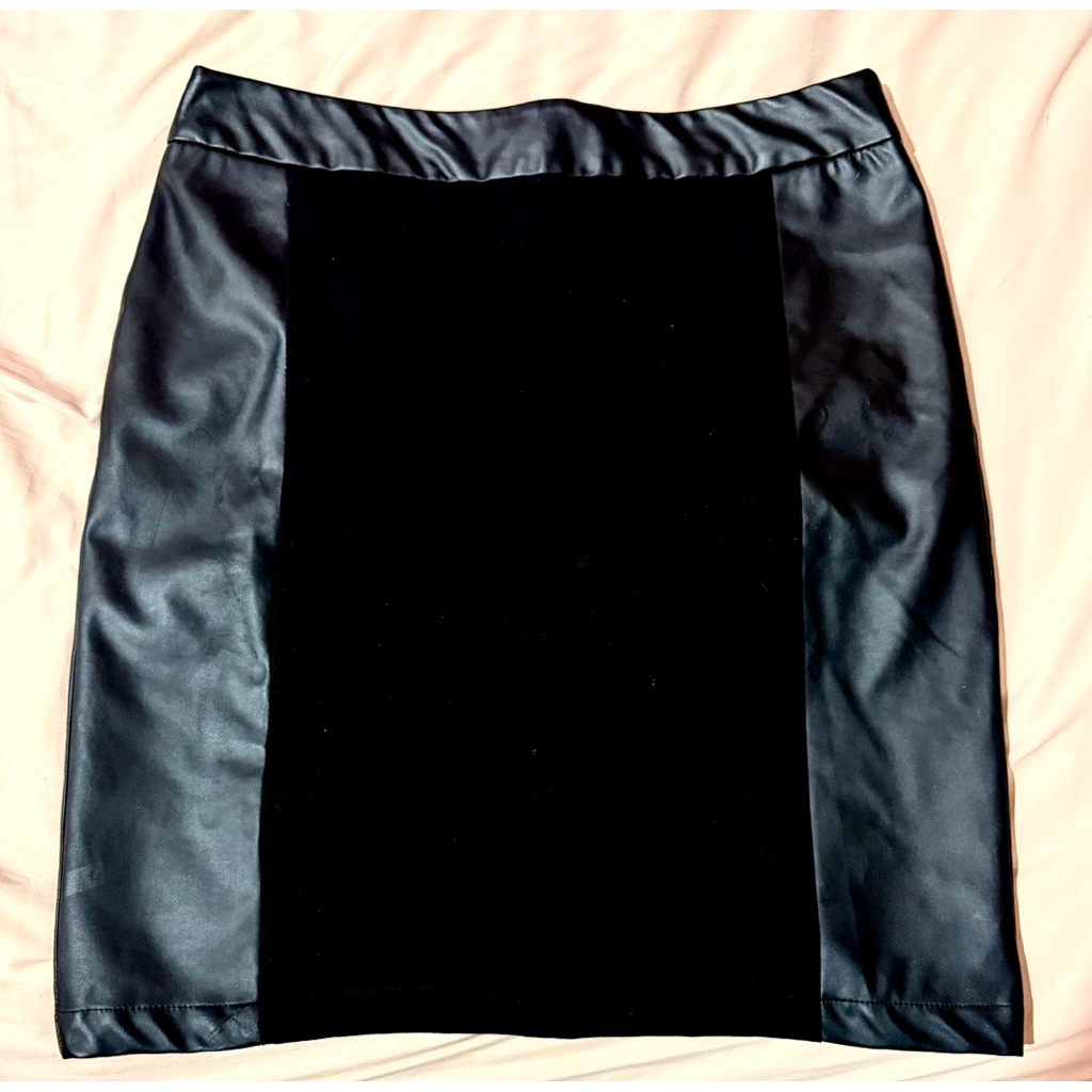 Preloved Rok Wanita The Executive