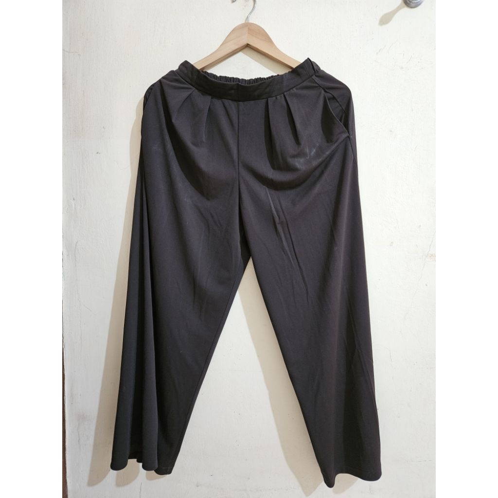 PRELOVED - Uniqlo Kulot Celana Panjang Wanita Warna Coklat Tua