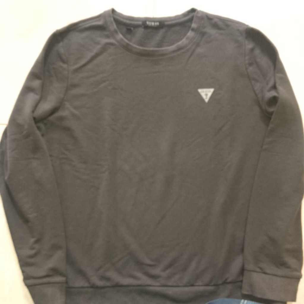 Kaos lengan panjang branded Guess second warna 90% untuk Pria dan Wanita