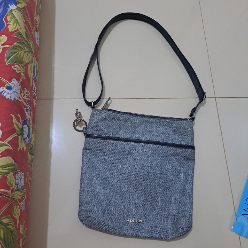 Tas slempang kipli*g