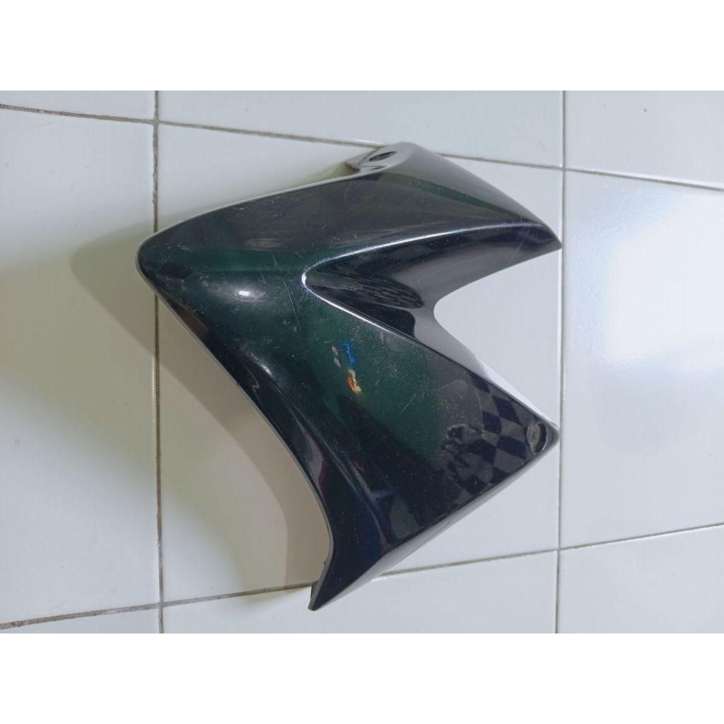 Cover sayap tangki yamaha vixion old sebelah kiri original 2nd lepasan motor
