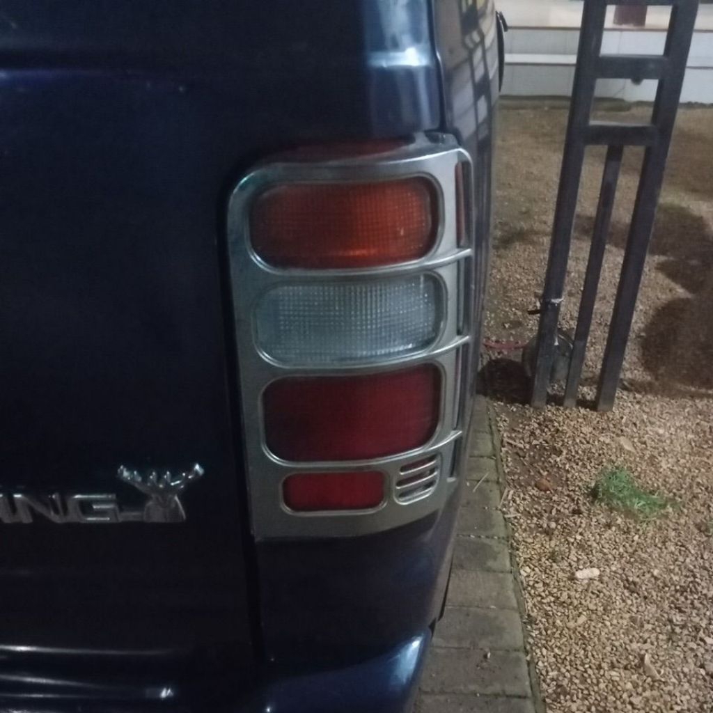 lampu belakang kijang lgx
