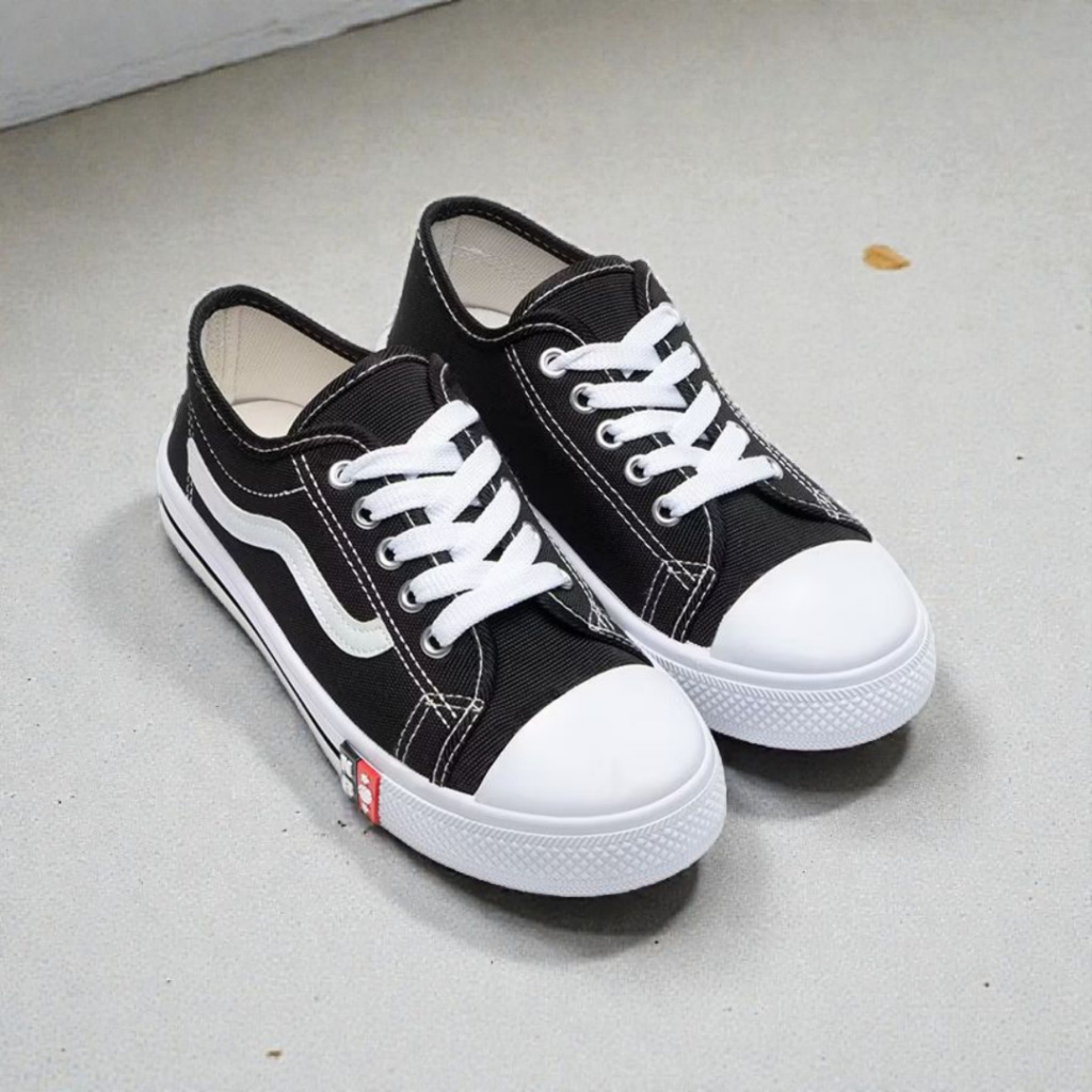 Sepatu Pria Sneakers Casual NB Cross Hitam Putih Bahan Kanvas sol Antislip