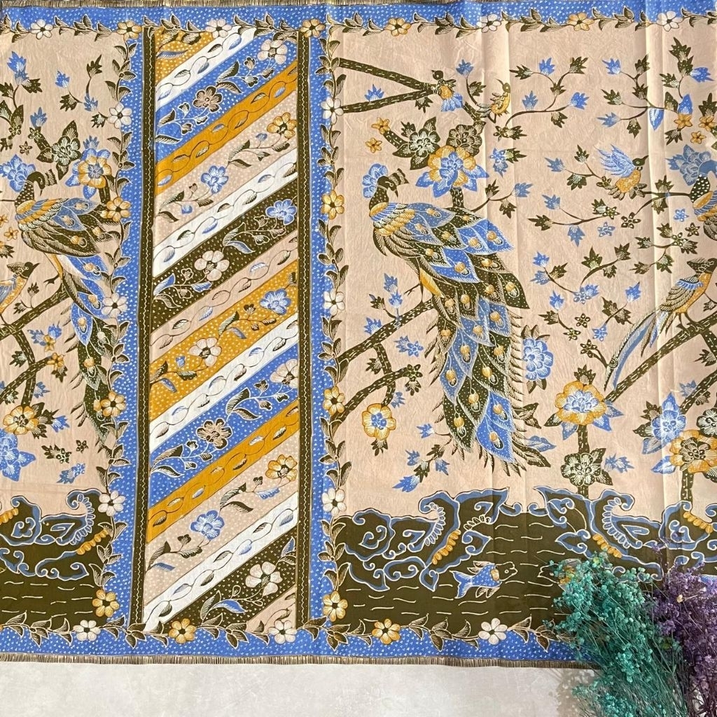 kain batik katun sarung tulis motif burung merak kain sarung pria dan wanita khas Cirebon trusmi