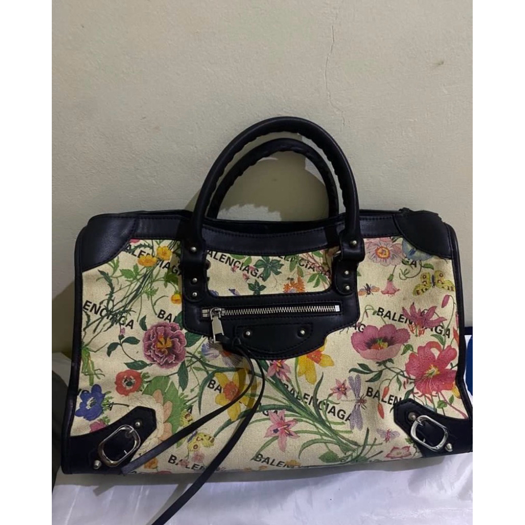 Gucci x Balenciaga Flower Hourglass Authentic