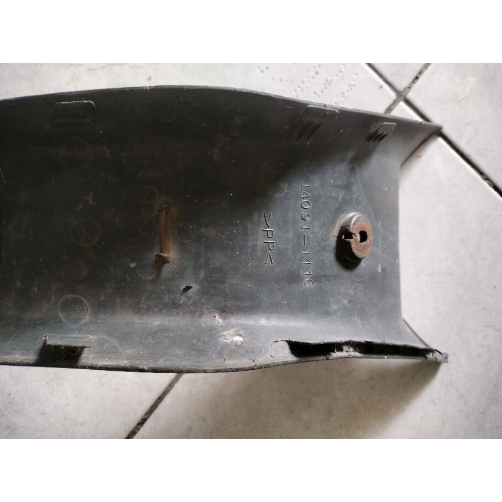 cover body tengah lenghsield Kawasaki Blitz