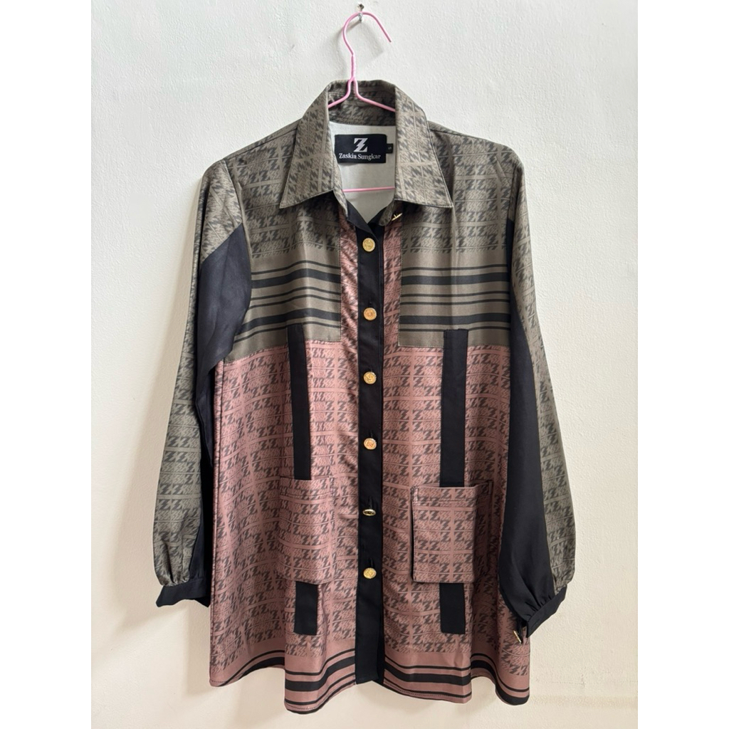 (PRELOVED) Zaskia Sungkar Kavi Blouse S