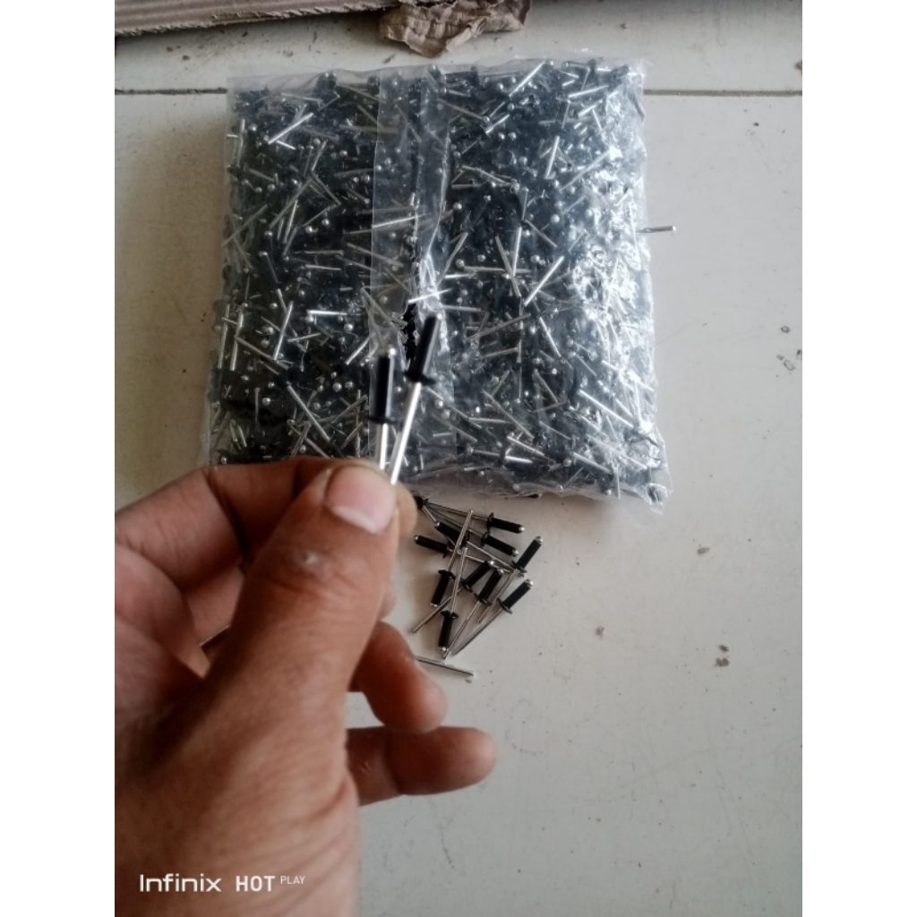 paku rivet hitam 100biji