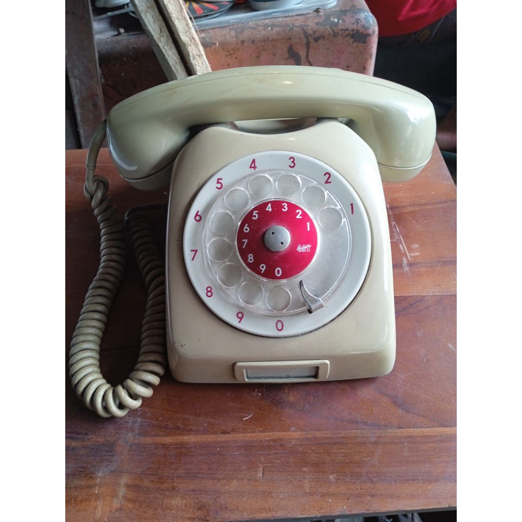 #barang antik #telepon putar kabel #kuno #type Ericsson DBH-1001 #merek LM ericsson #buatan swedia #