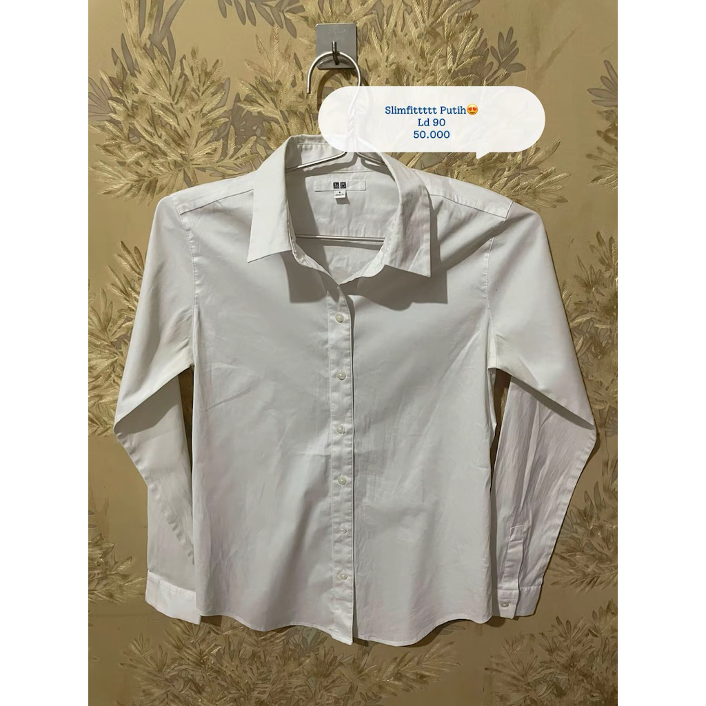 Kemeja Uniqlo slimfit kemeja slimfit kemeja uniqlo kemeja wanita kemeja cewek kemeja kantor