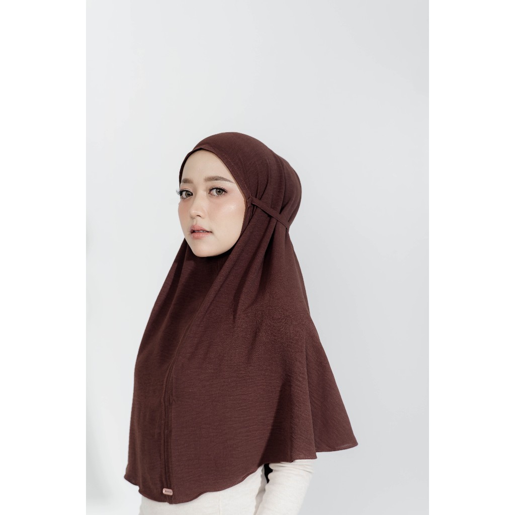 Laniya - Maysa ( Hijab Bergo Cringkle Coffe )