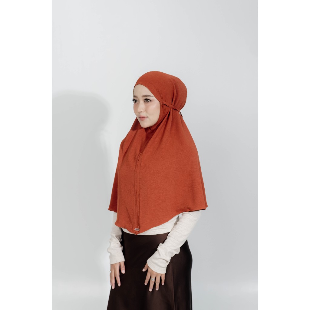 Laniya - Maysa ( Hijab Bergo Cringkle Orange)