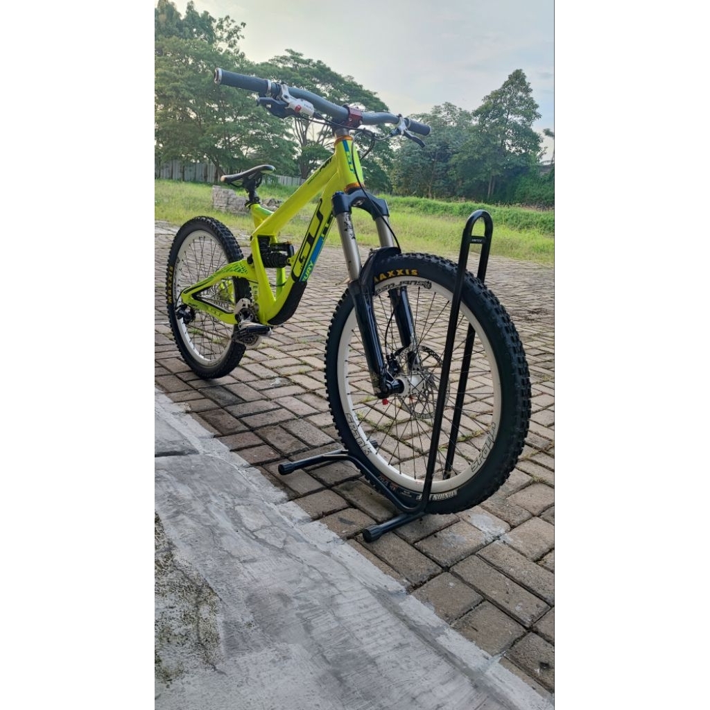 Fullbike sepeda MTB GT Fury world cup 27.5 size S lokal (wheelset terpasang 26')