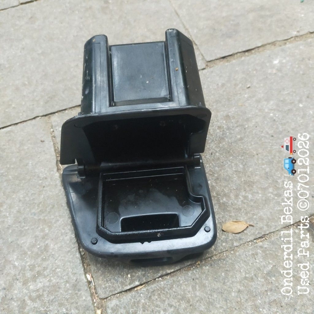 asbak dashboard Toyota Corona absolute st191