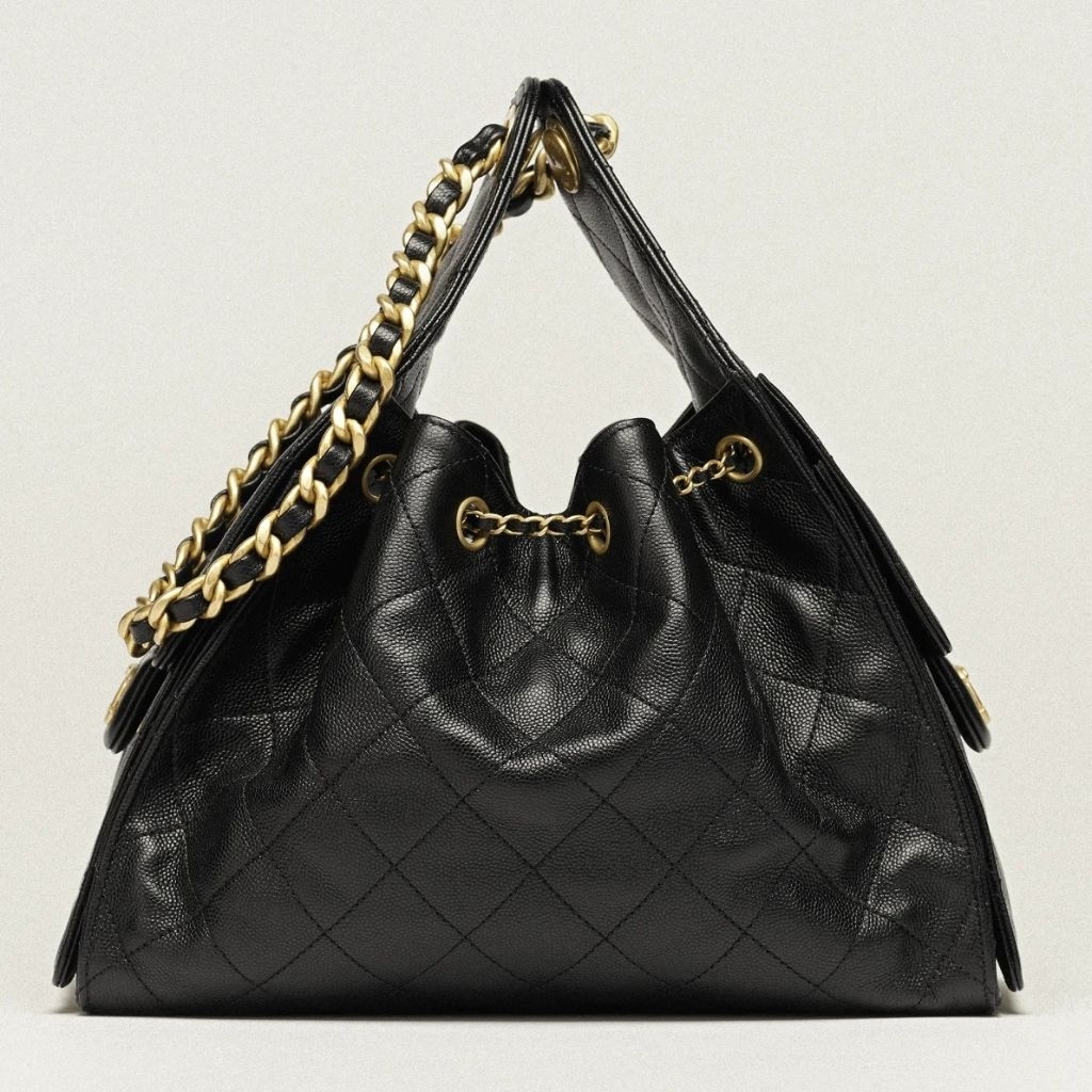 Shoulder Bag CH25 in Black